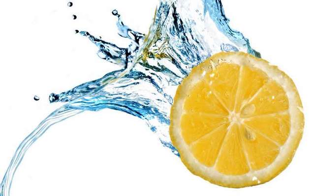– Топлата вода с лимон помага на храносмилането Нейният атомен