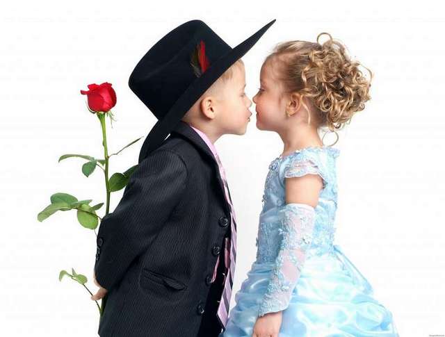1 Нормално ли е да целунеш някой  – Правилото е следното