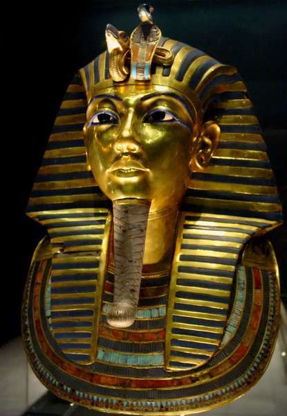 Теорията за „Проклятието на фараона“ или хилядолетната история на СПИН | Диана