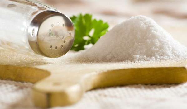 Прекомерната консумация на сол препрограмира мозъка като се намесва в