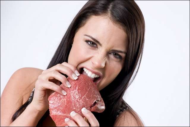 Мъжете предпочитат жени които ядат месо а не вегетарианки Това