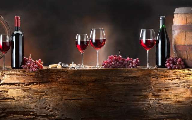 Червеното вино е много полезно за здравето и изпиването само