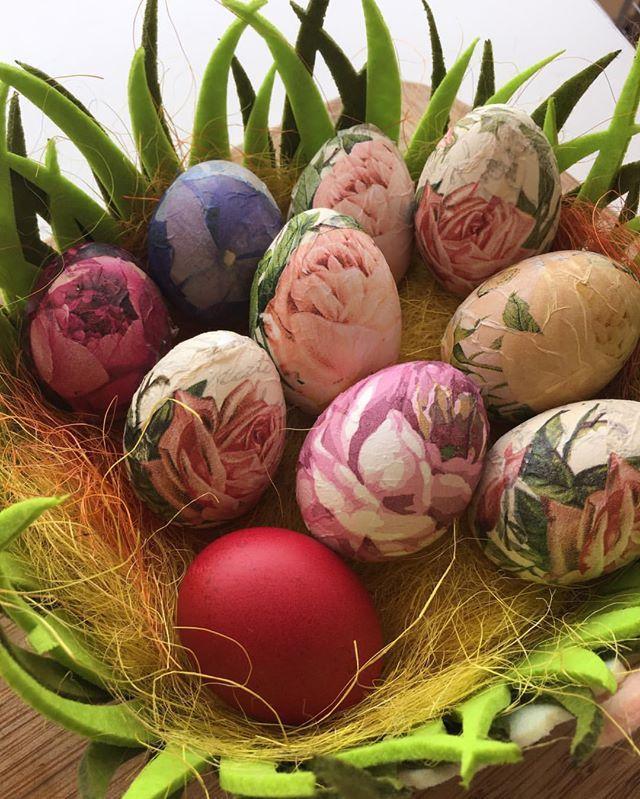 На Великден традиционно на трапезата ни чакат яйца козунак и