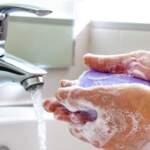 Лекари: Обикновеното миене на ръце не убива бактериите. Ето какво трябва да правите: