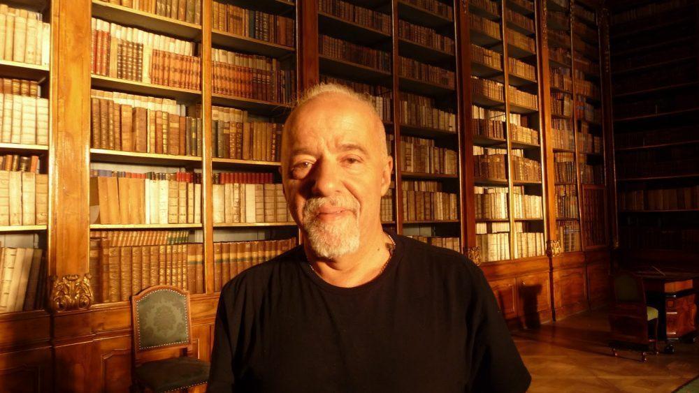 Известният бразилски писател Паулу Коелю чиито книги са сред най продаваните