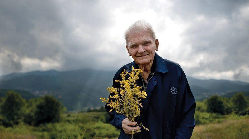 85 годишният Владимир Бошнаков побеждава 4 уж нелечими болести и създава собствена