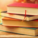 15 причини да не спираме да четем хартиени книги