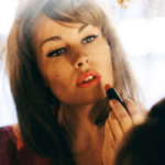 rsz_2landscape-1460569421-woman-applying-makeup-720×320