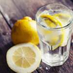 Ползите от пиенето на топла вода с лимон