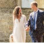 happy-couple-water-sprinkler-prague-wedding-photography