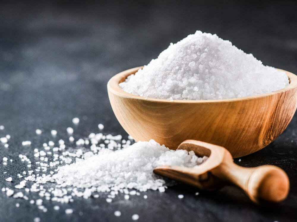 Фактът, че солта не съдържа калории, не означава обаче, че