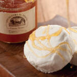 goat-cheese-with-honey