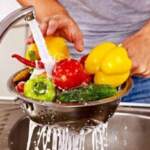 baking_soda_can_wash_off_96_percent_of_toxic_pesticides_from_your_fruits_and_vegetables_1519806980_725x725
