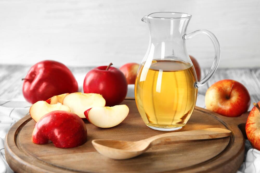 Ябълковият оцет се използва не само в готвенето но и
